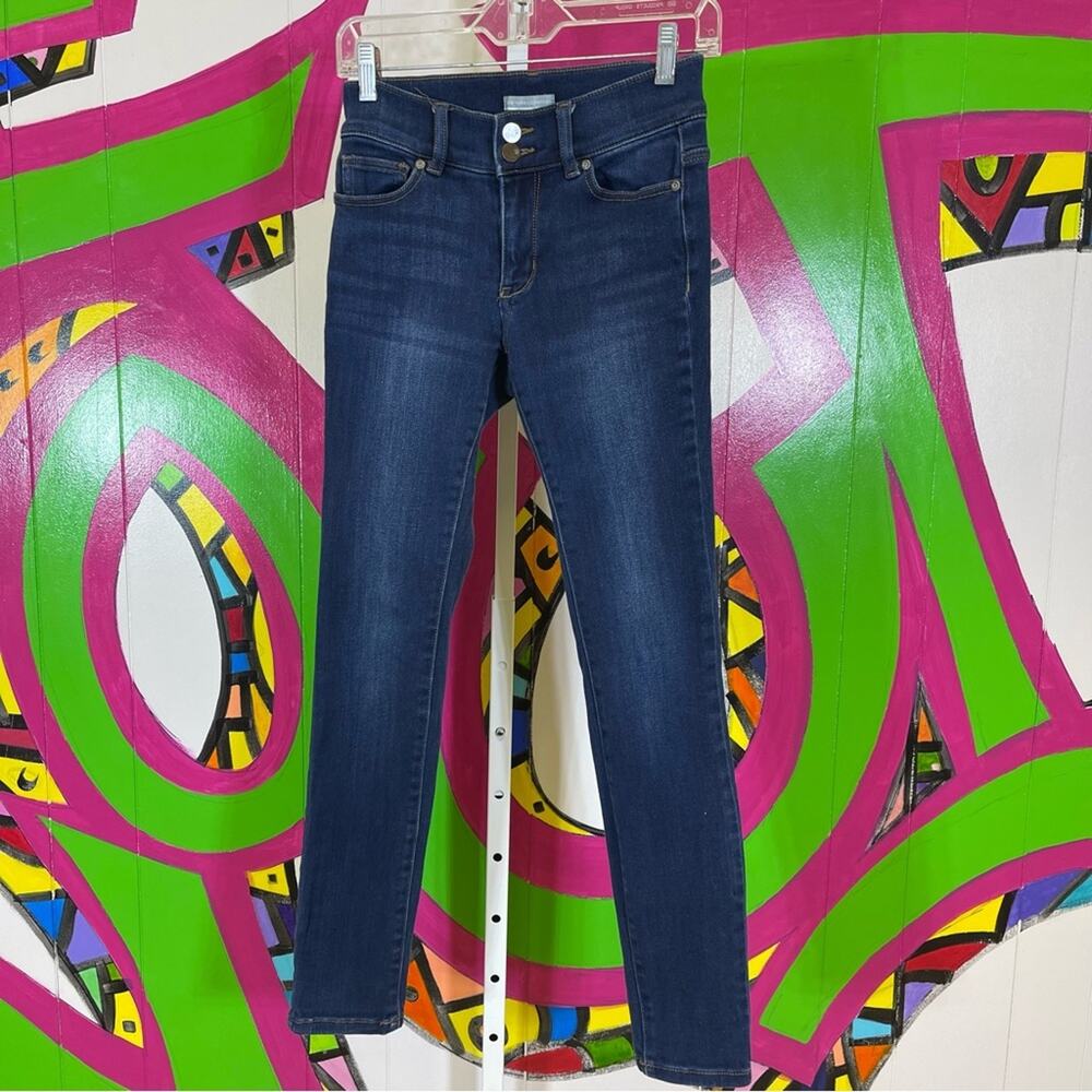 New York & Company, Dark Wash Skinny Jeans. Size 2. In excellent condition!